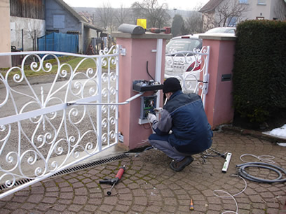 Technicien AFM Bruckert en situation de pose